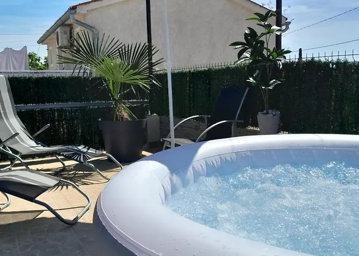 Apartment Mila With Jacuzzi Spa