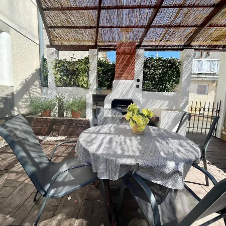 Apartment Mila With Jacuzzi Spa Pula Exterior photo