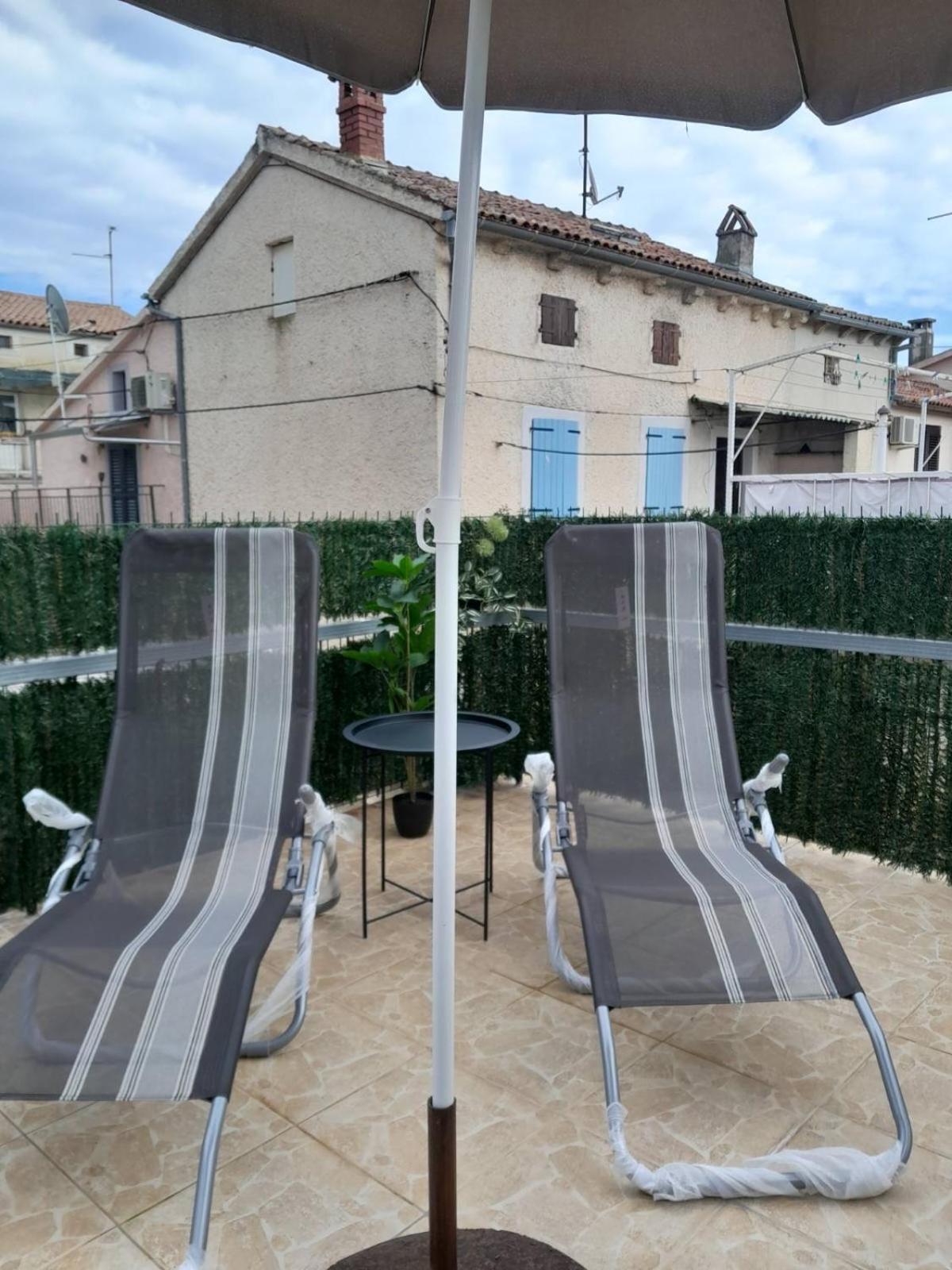 Apartment Mila With Jacuzzi Pula